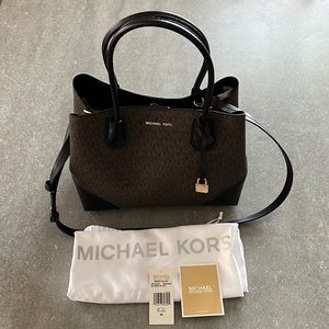 MICHAEL MICHAEL KORS Mercer Gallery MD CENTER ZIP TOTE
